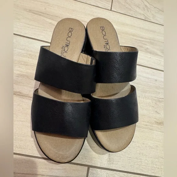 BOUTIQUE by CORKYS Black Shamrock Strappy Sandals - Picture 4 of 10